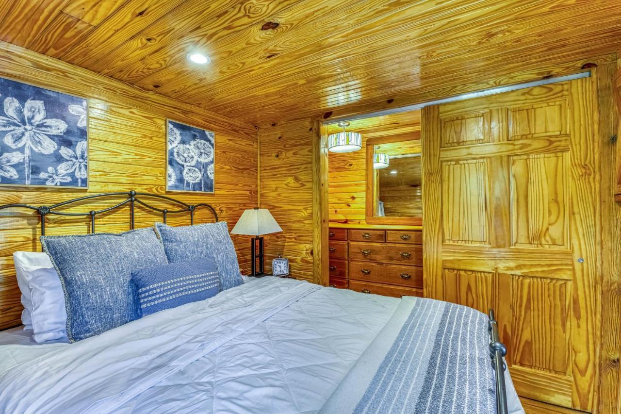 The Gemini-A Dreamy, Waterfront Tiny Cabin Rogersville Εξωτερικό φωτογραφία