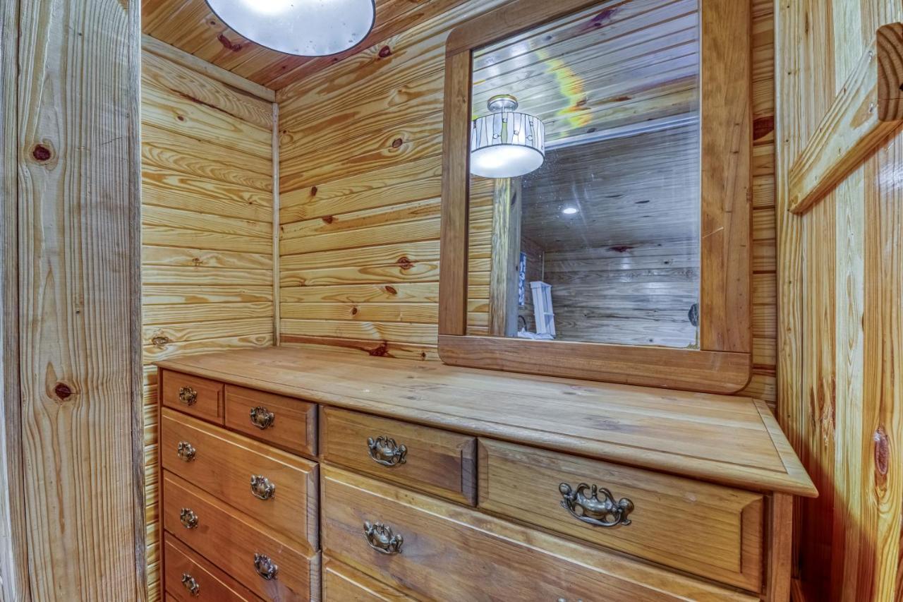 The Gemini-A Dreamy, Waterfront Tiny Cabin Rogersville Εξωτερικό φωτογραφία