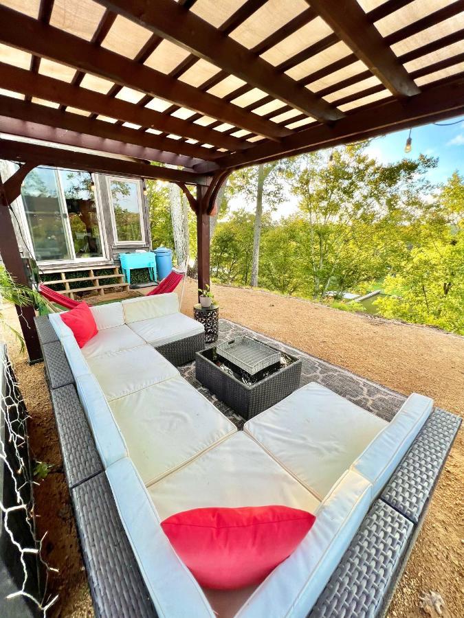 The Gemini-A Dreamy, Waterfront Tiny Cabin Rogersville Εξωτερικό φωτογραφία